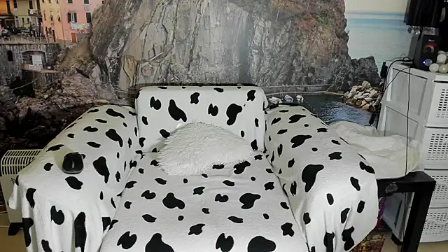 andradahot15 online show from 5, 12, 2024