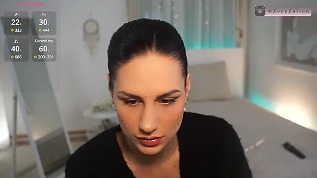 Snapshot of ZoeeZolton chatting on 1, 1, 2025 ZoeeZolton online show from 1, 1, 2025