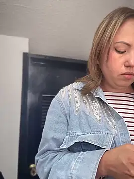 Snapshot of VIOLETA-25_ chatting on 22, 10, 2025 VIOLETA-25 online show from 22, 10, 2025