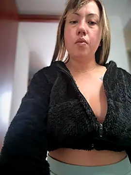 Snapshot of VIOLETA-25_ chatting on 20, 11, 2025 VIOLETA-25 online show from 20, 11, 2025