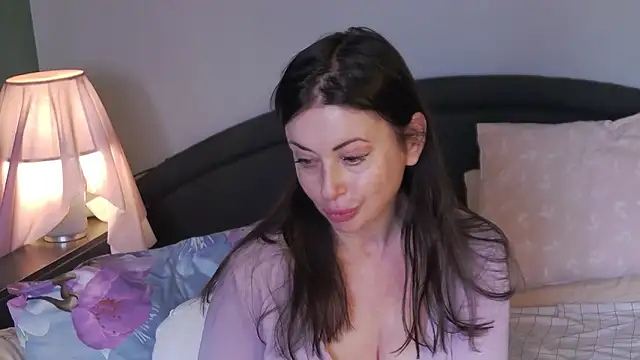 Mia Lovi online show from 5, 4, 2026