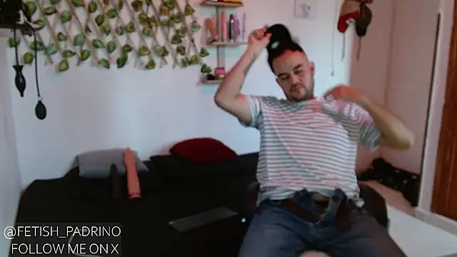 Snapshot of fetish_padrino chatting on 16, 1, 2025 fetish padrino online show from 16, 1, 2025
