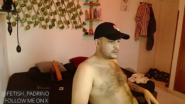 Snapshot of fetish_padrino chatting on 18, 1, 2025 fetish padrino online show from 18, 1, 2025