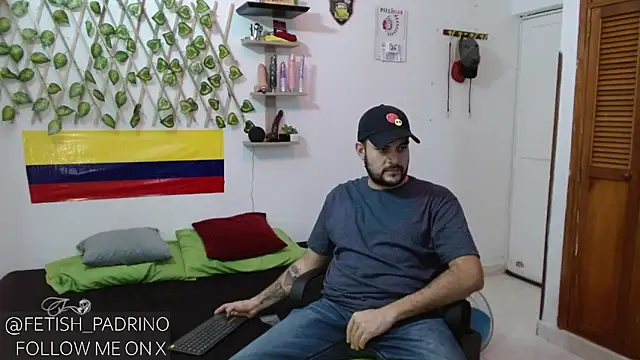 Snapshot of fetish_padrino chatting on 24, 2, 2025 fetish padrino online show from 24, 2, 2025