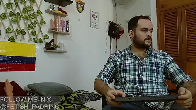 Snapshot of fetish_padrino chatting on 14, 3, 2025 fetish padrino online show from 14, 3, 2025