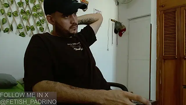 Snapshot of fetish_padrino chatting on 17, 3, 2025 fetish padrino online show from 17, 3, 2025