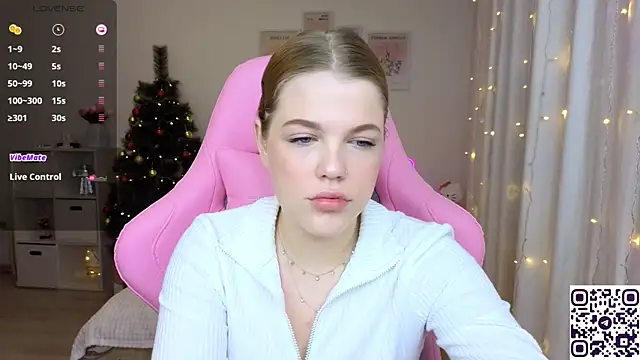 Snapshot of Maya_Rave chatting on 21, 12, 2024 Maya Rave online show from 21, 12, 2024