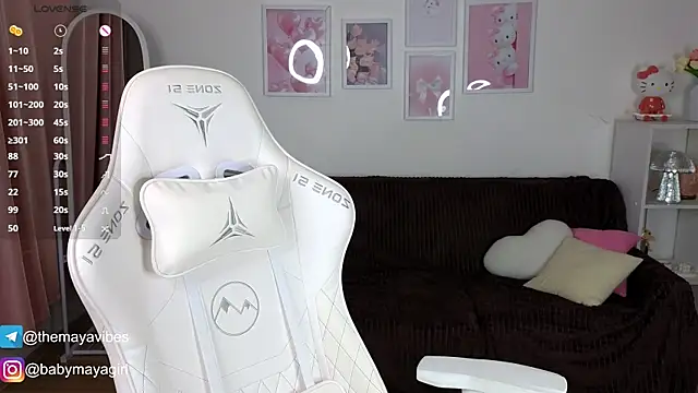 Snapshot of Maya_Rave chatting on 22, 10, 2025 Maya Rave online show from 22, 10, 2025