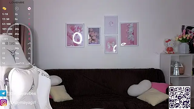 Snapshot of Maya_Rave chatting on 29, 10, 2025 Maya Rave online show from 29, 10, 2025