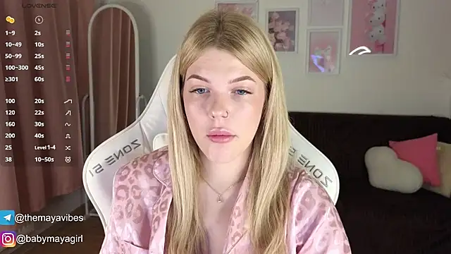 Snapshot of Maya_Rave chatting on 11, 11, 2025 Maya Rave online show from 11, 11, 2025