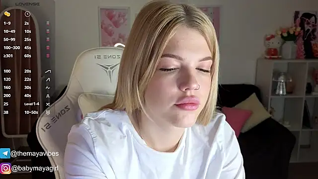 Snapshot of Maya_Rave chatting on 13, 11, 2025 Maya Rave online show from 13, 11, 2025