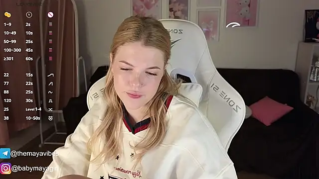 Snapshot of Maya_Rave chatting on 17, 11, 2025 Maya Rave online show from 17, 11, 2025