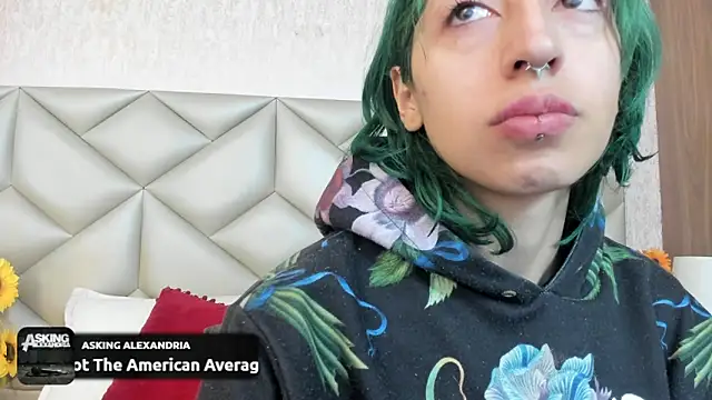 Snapshot of Im_gaia chatting on 17, 11, 2025 Im gaia online show from 17, 11, 2025