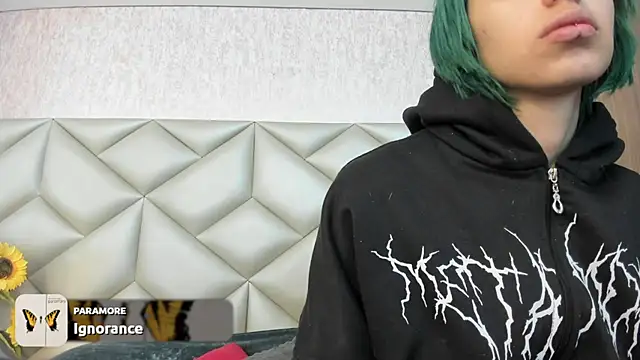 Snapshot of Im_gaia chatting on 23, 11, 2025 Im gaia online show from 23, 11, 2025