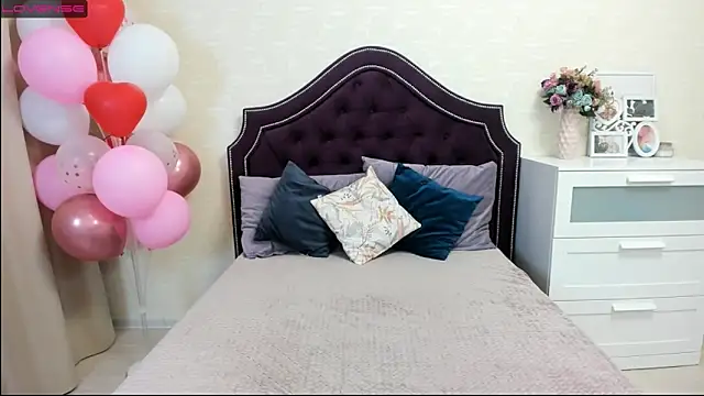 BettyBloom69 online show from 17, 2, 2025