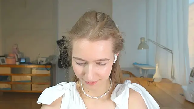 solar bella online show from 25, 1, 2025