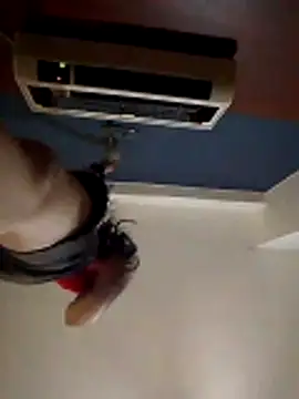 Snapshot of BURN666ING chatting on 26, 11, 2025 BURN666ING online show from 26, 11, 2025