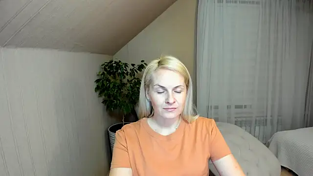 Alicee Gracee online show from 10, 1, 2025