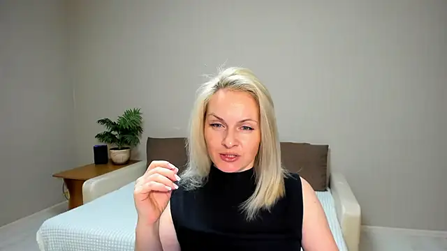 Alicee Gracee online show from 28, 1, 2025