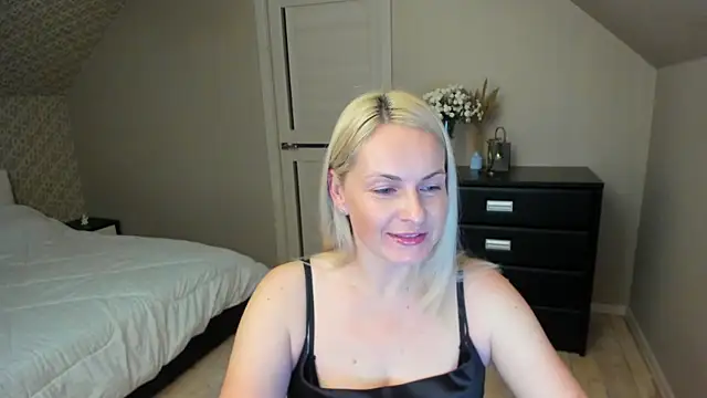 Alicee Gracee online show from 24, 10, 2025