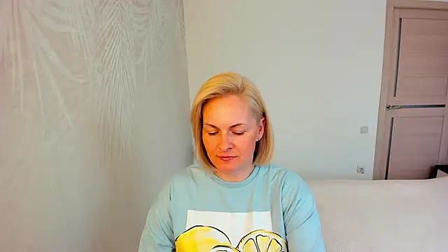 Alicee Gracee online show from 13, 4, 2026