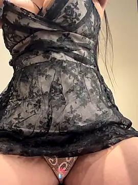 Snapshot of ScarletAss chatting on 8, 11, 2025 ScarletAss online show from 8, 11, 2025