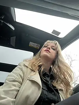 LustfulLuna  online show from 1, 4, 2026