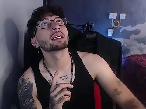 Snapshot of Dereck_Dickson chatting on 28, 10, 2025 Dereck Dickson online show from 28, 10, 2025