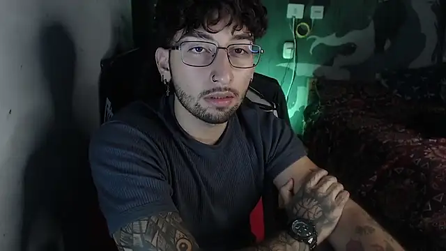 Snapshot of Dereck_Dickson chatting on 2, 11, 2025 Dereck Dickson online show from 2, 11, 2025