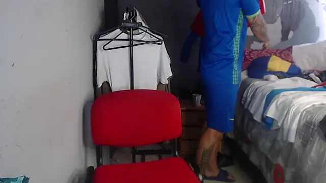 Snapshot of Dereck_Dickson chatting on 19, 11, 2025 Dereck Dickson online show from 19, 11, 2025