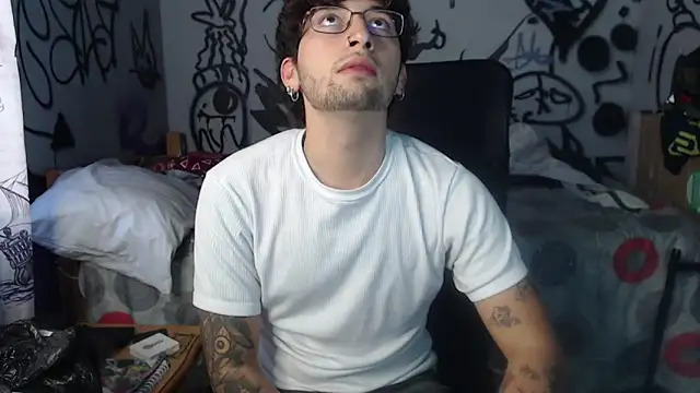 Snapshot of Dereck_Dickson chatting on 17, 12, 2025 Dereck Dickson online show from 17, 12, 2025