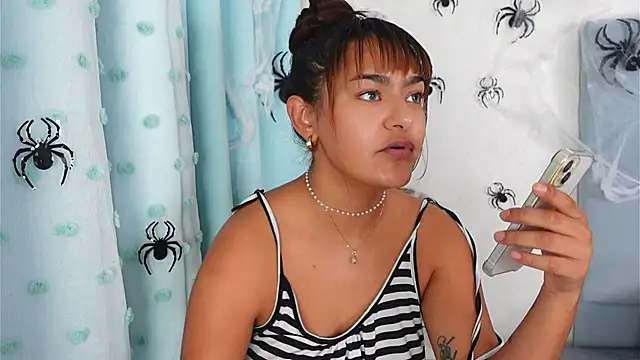 Snapshot of AshiaEkta1 chatting on 18, 11, 2025 AshiaEkta1 online show from 18, 11, 2025