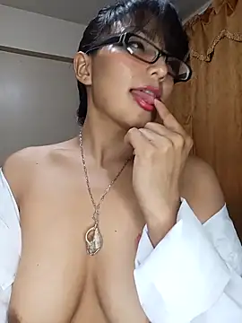 Snapshot of Lucy_Chery chatting on 22, 11, 2025 Lucy Chery online show from 22, 11, 2025