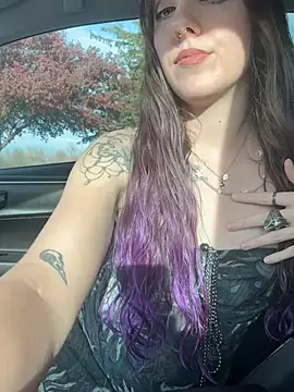 Snapshot of thevixenviolet chatting on 8, 4, 2026 thevixenviolet online show from 8, 4, 2026