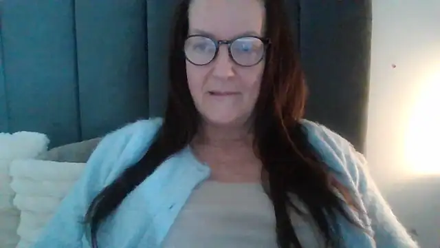 Snapshot of Tillieuk chatting on 11, 5, 2026 Tillieuk online show from 11, 5, 2026