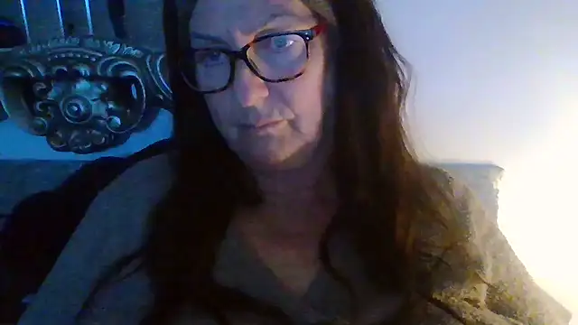 Snapshot of Tillieuk chatting on 3, 6, 2026 Tillieuk online show from 3, 6, 2026