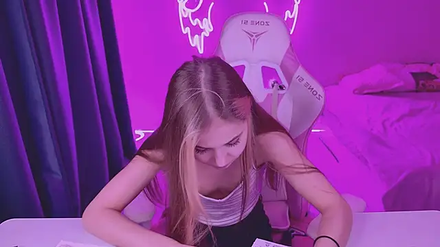 Snapshot of tikkisa chatting on 1, 2, 2025 tikkisa online show from 1, 2, 2025