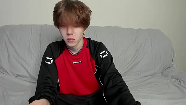 Snapshot of braxiboy chatting on 8, 12, 2024 braxiboy online show from 8, 12, 2024