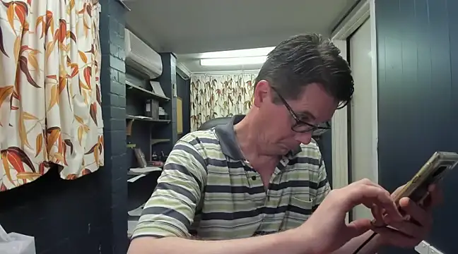 Snapshot of tilobinder chatting on 7, 12, 2024 tilobinder online show from 7, 12, 2024