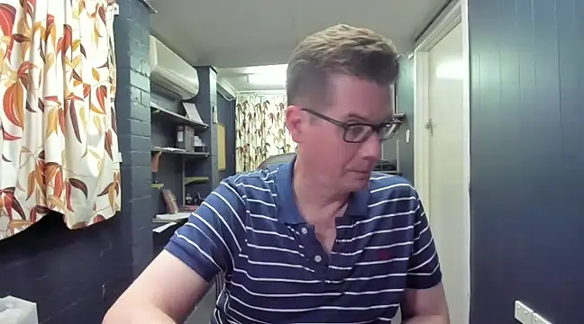 Snapshot of tilobinder chatting on 25, 12, 2024 tilobinder online show from 25, 12, 2024