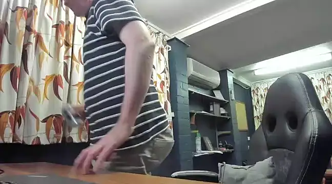 Snapshot of tilobinder chatting on 2, 1, 2025 tilobinder online show from 2, 1, 2025