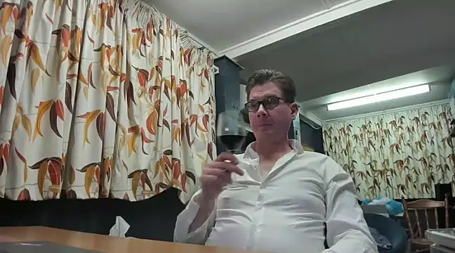 Snapshot of tilobinder chatting on 17, 1, 2025 tilobinder online show from 17, 1, 2025