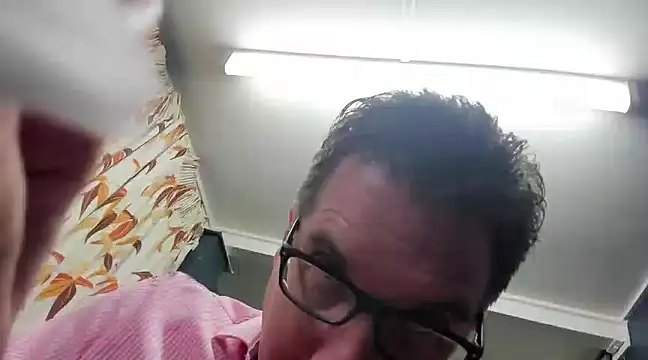 Snapshot of tilobinder chatting on 23, 1, 2025 tilobinder online show from 23, 1, 2025