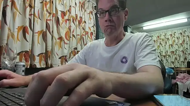 Snapshot of tilobinder chatting on 25, 1, 2025 tilobinder online show from 25, 1, 2025