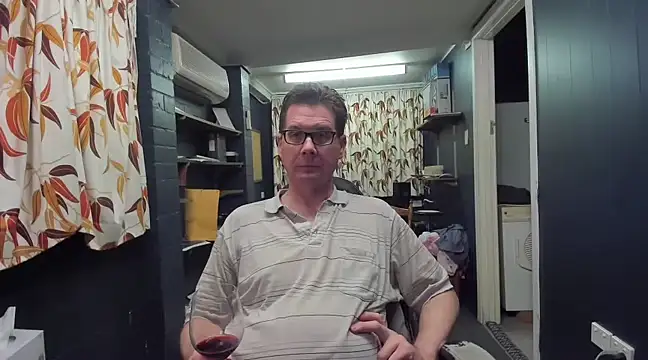 Snapshot of tilobinder chatting on 14, 3, 2025 tilobinder online show from 14, 3, 2025