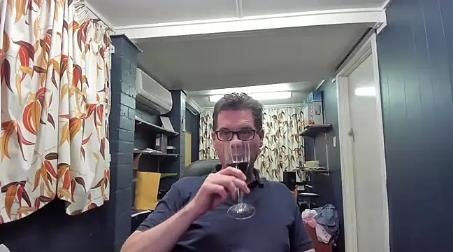 Snapshot of tilobinder chatting on 19, 3, 2025 tilobinder online show from 19, 3, 2025