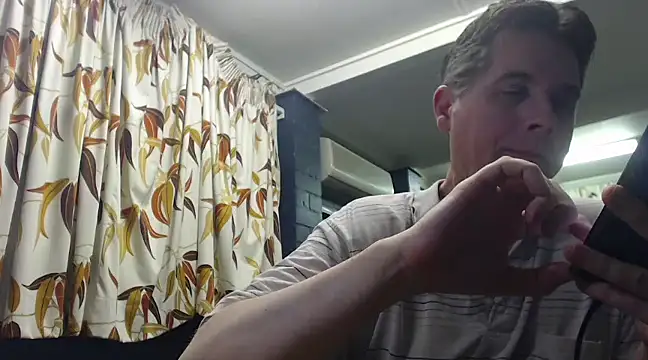 Snapshot of tilobinder chatting on 21, 3, 2025 tilobinder online show from 21, 3, 2025