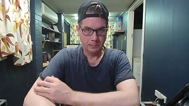 tilobinder online show from 15, 12, 2025