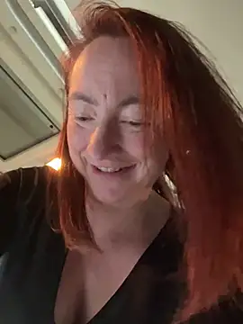 Snapshot of LouiseTswing chatting on 21, 12, 2024 LouiseTswing online show from 21, 12, 2024