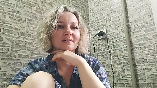 Snapshot of EdithManning chatting on 13, 1, 2025 EdithManning online show from 13, 1, 2025